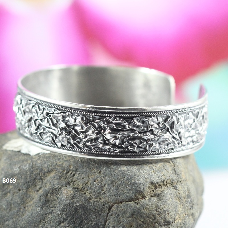 Silver Bracelet Bali Cuff B069W346 - Image 1