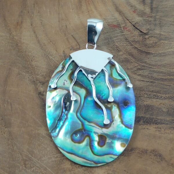 Handmade Bali Shell Pendant P166W85