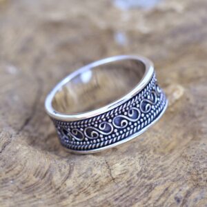 925 Balinese Silver Ring with Traditional Bun Carving R110W135