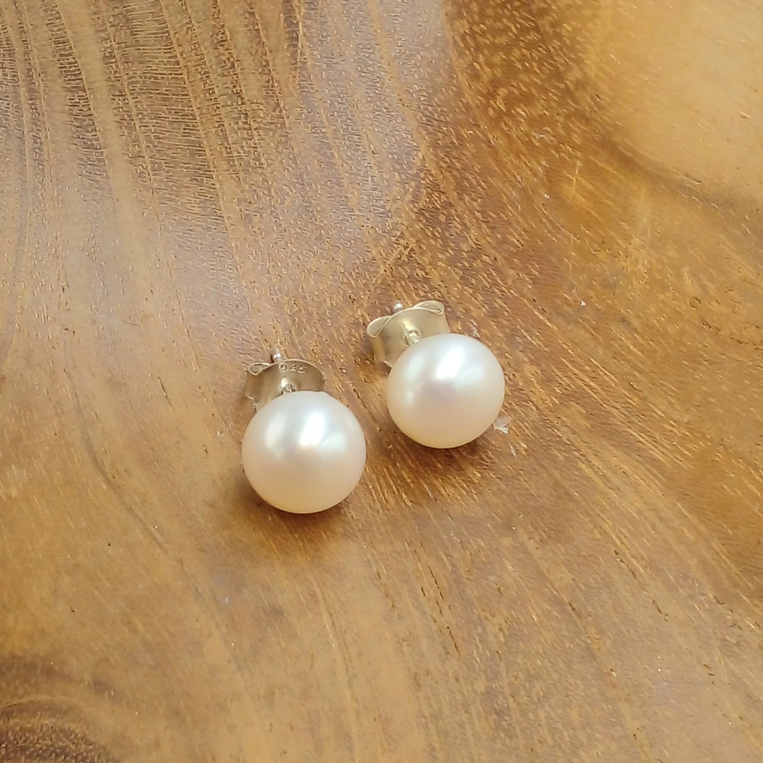 White Pearl Silver Stud Earrings E1781W85 - Image 1