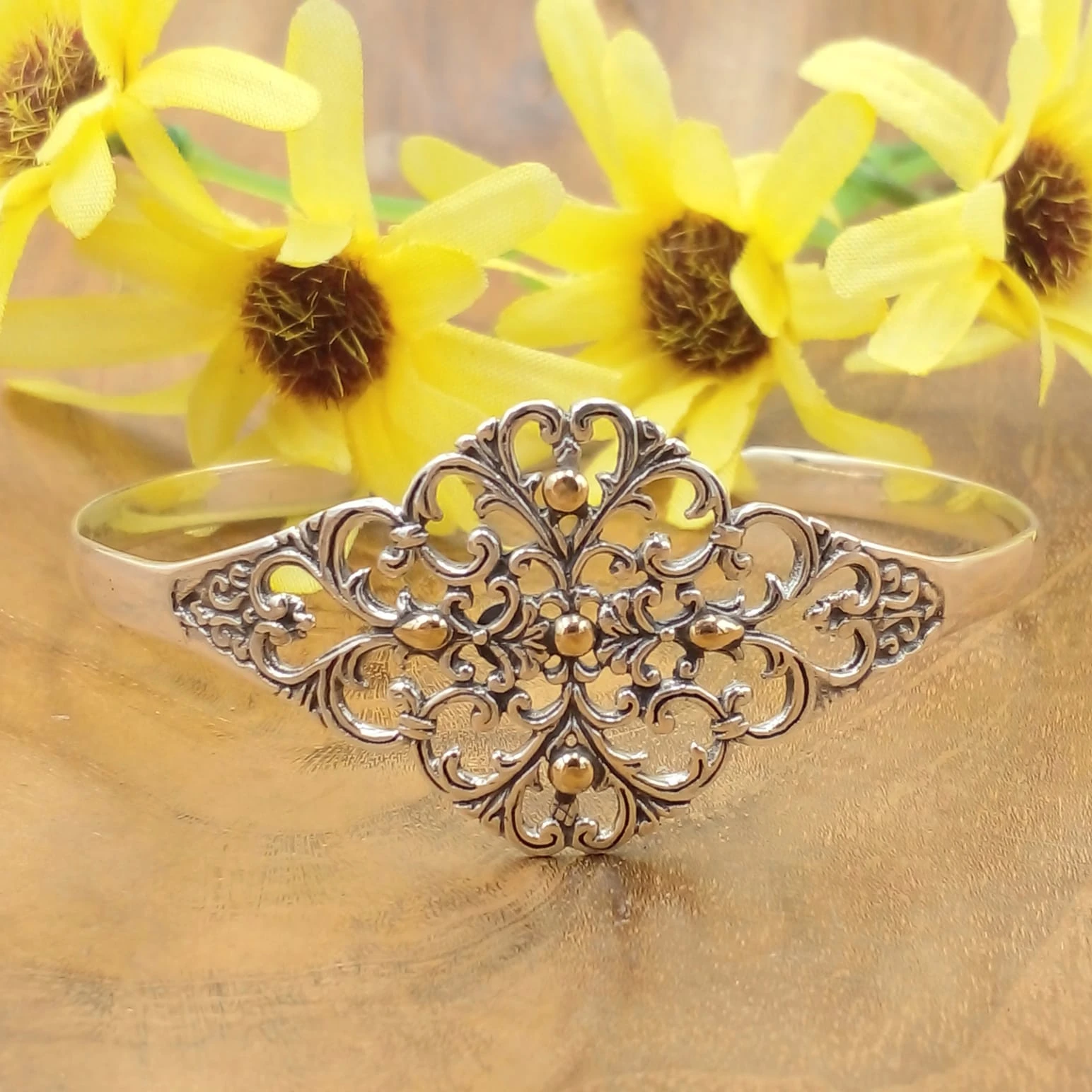 Balinese Silver Cuff Bracelet B655W600 - Image 1