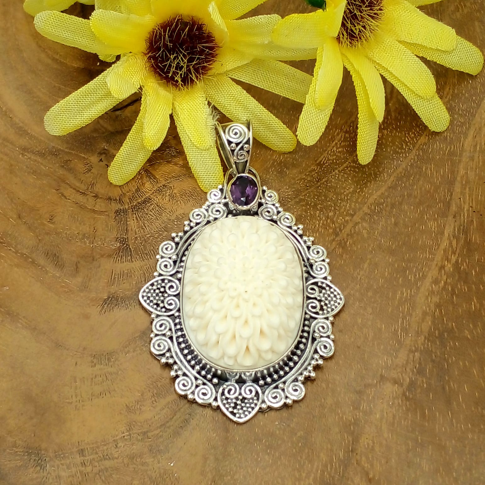 Balinese Carved Silver Pendant P815AMYW498 - Image 1