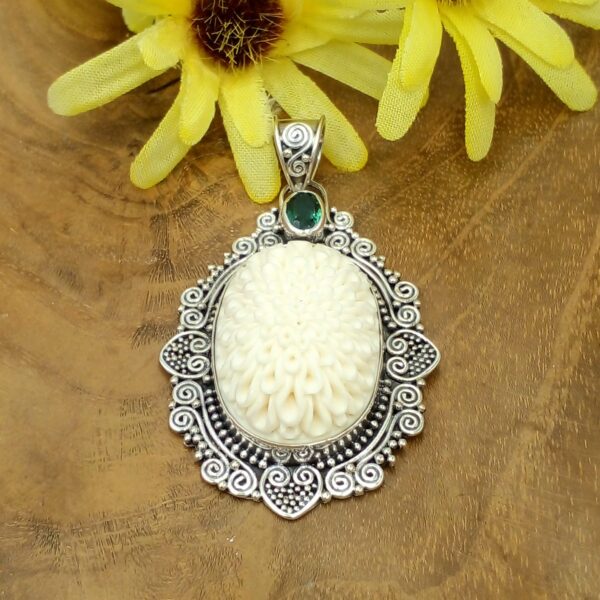 Balinese Carved Silver Pendant P815AMYW498