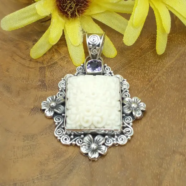 Balinese Carved Silver Pendant P816AMYW406