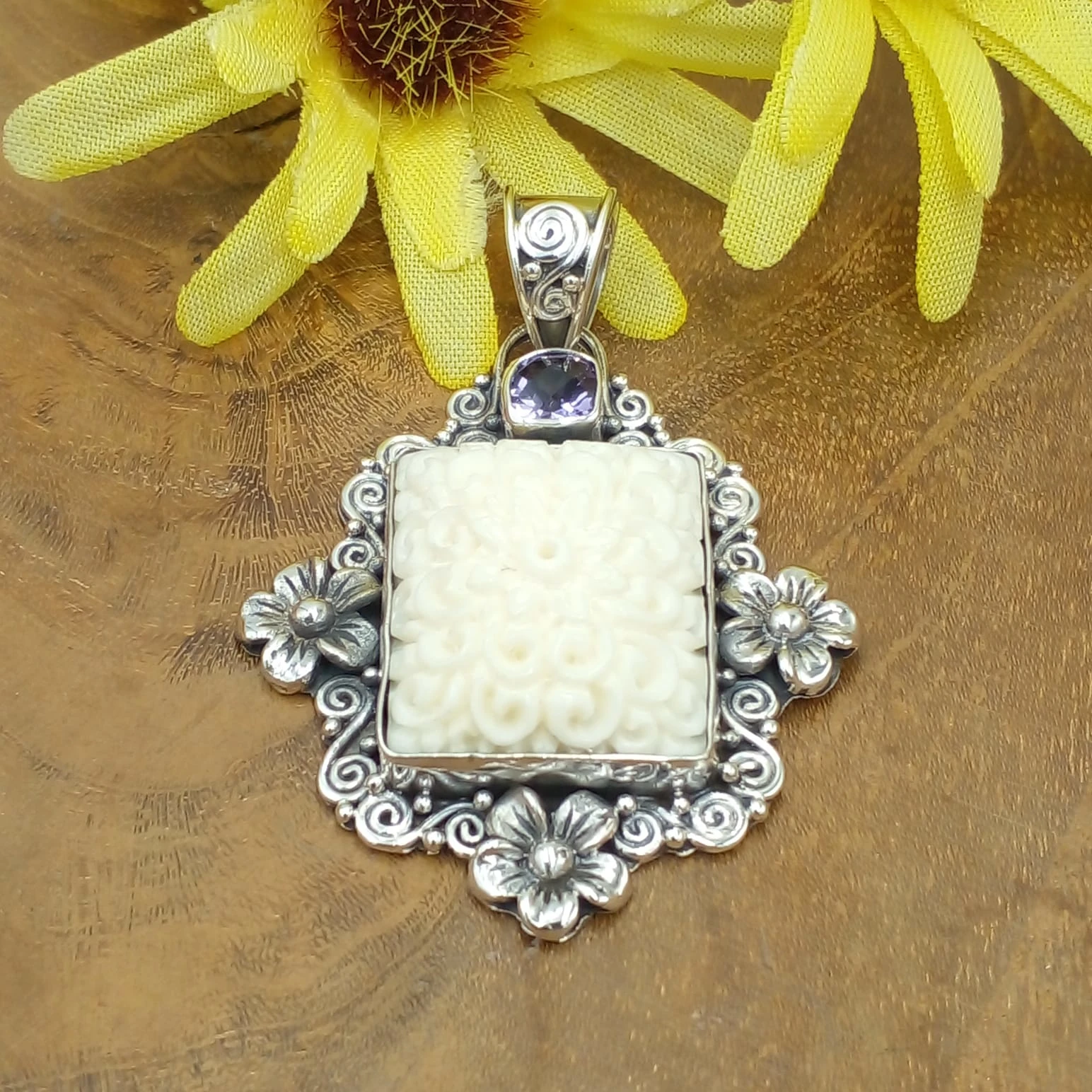 Balinese Carved Silver Pendant P816AMYW406 - Image 1