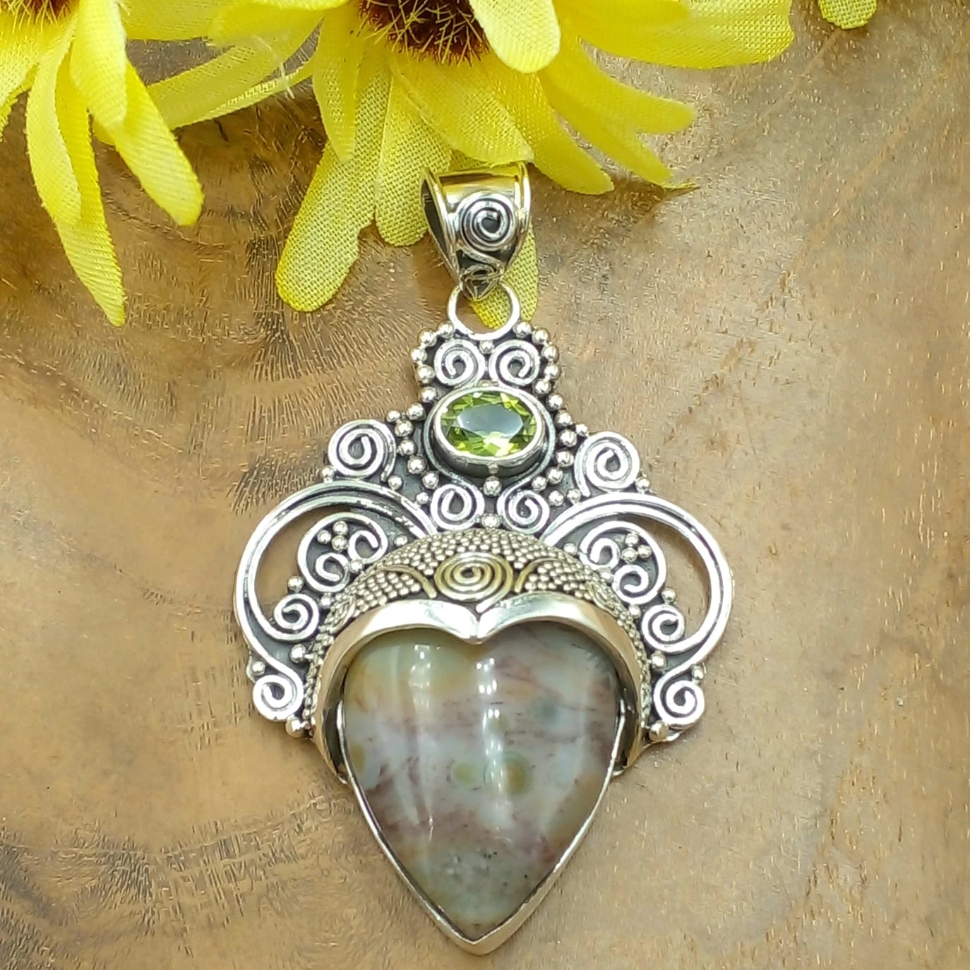 Balinese Silver Pendant with Gems P827B-W646 - Image 3