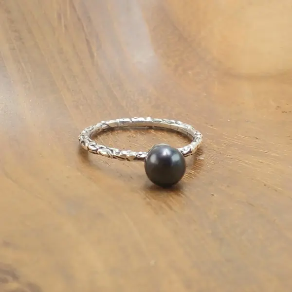 Balinese carved silver ring with pearls R683MBKW75