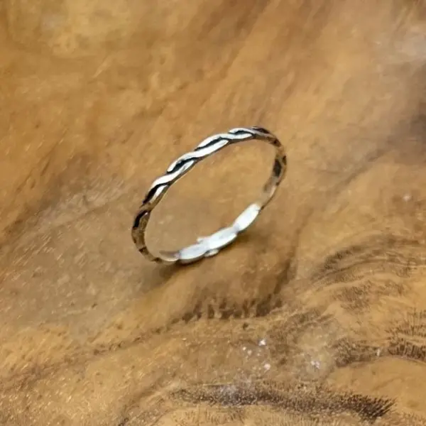 Stackable Twisted Ring  R691W85