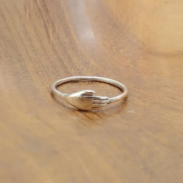 "Hugging Hands" Silver Ring R696W85