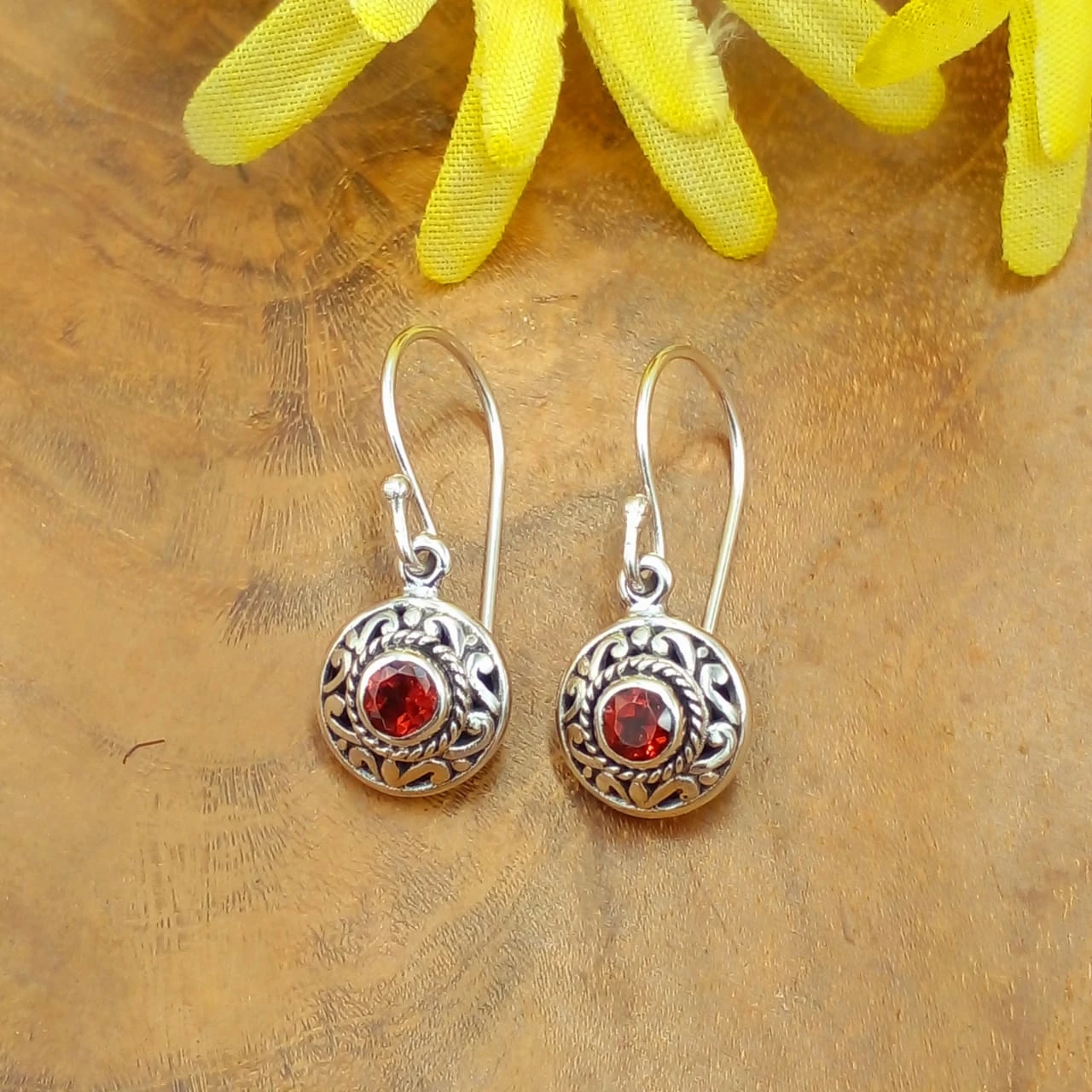 Balinese Silver Earrings With Gems E1704AMYW190