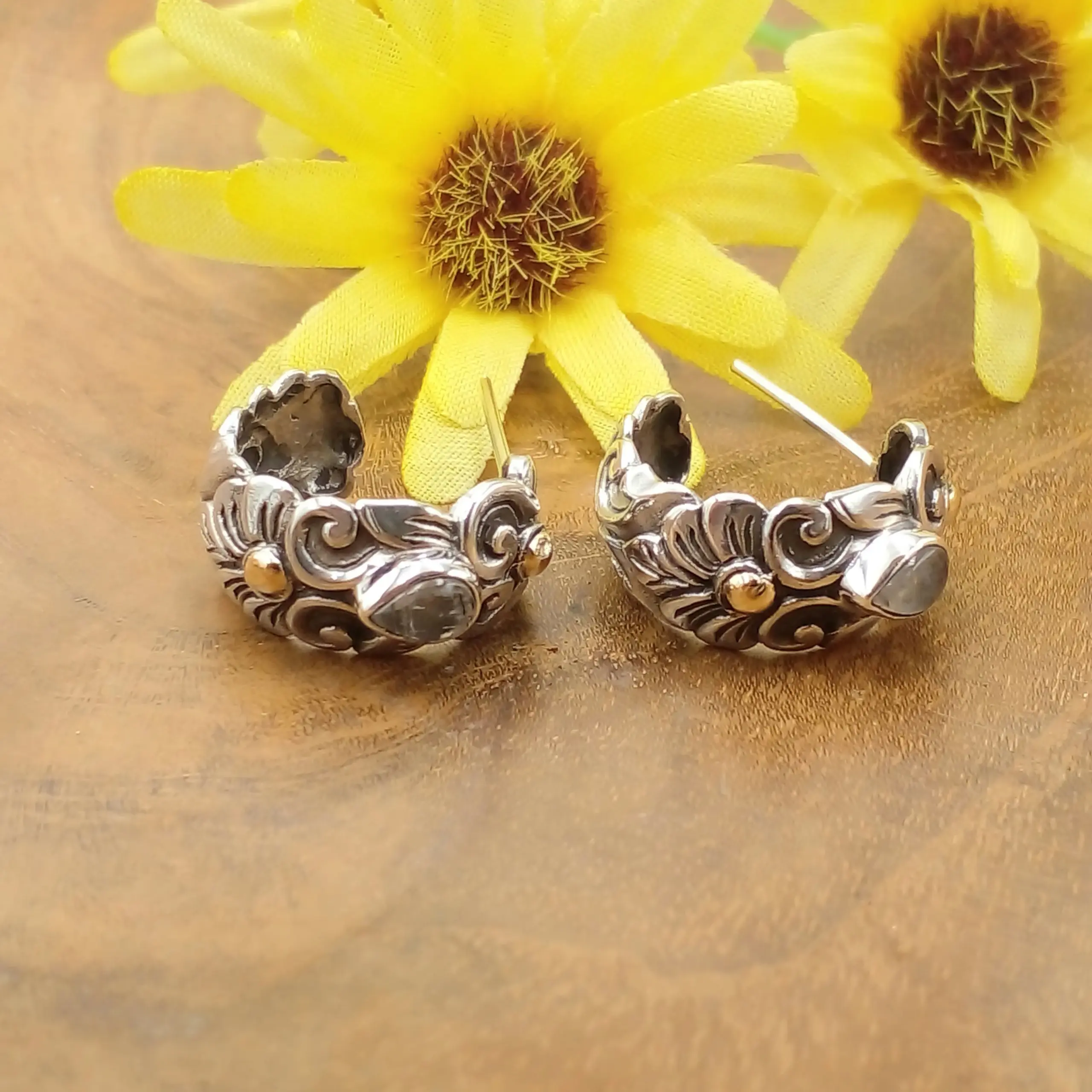 Balinese Carved 925 Silver Earrings with Stones & Gold Accents E1726GRO-W508 - Image 2