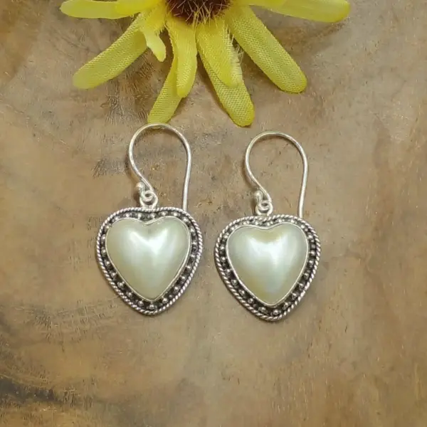 925 Silver Heart Shape Mother of Pearl Earrings Bali Carved E1731MWT-W360