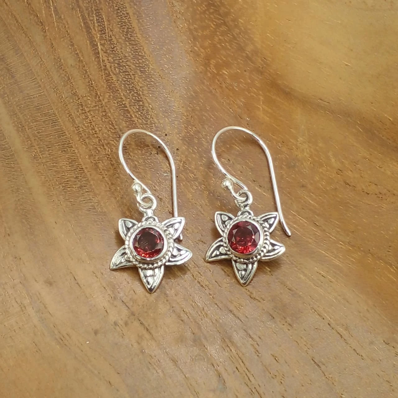 Sterling Silver Earrings With a Charming Sunflower Design E1838GAMW170