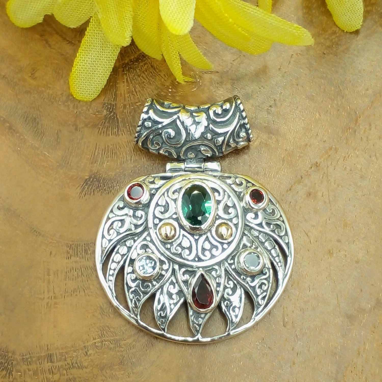 Beautiful Balinese Silver Pendant with Gems P852AB-W554