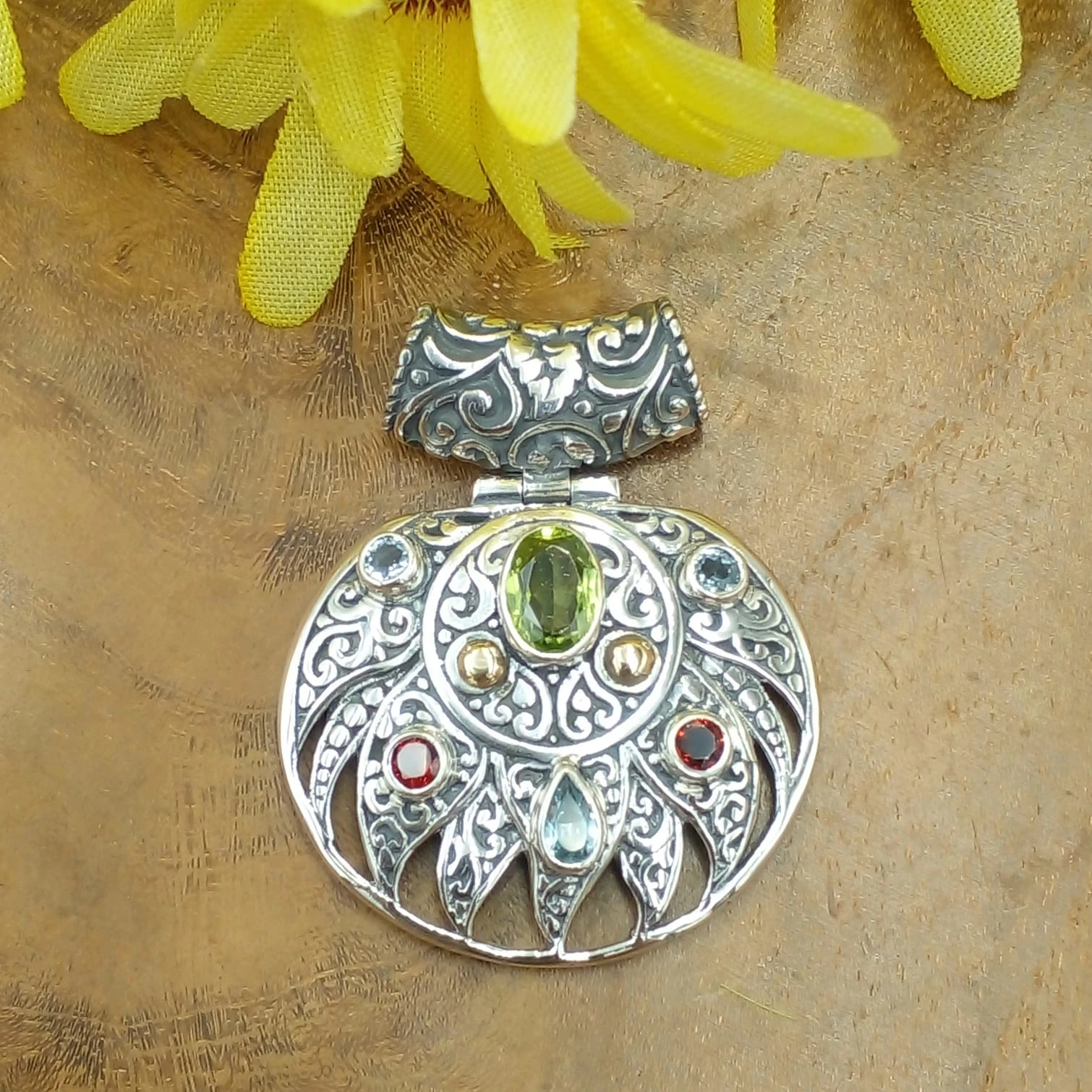 Beautiful Balinese Silver Pendant with Gems P852AB-W554