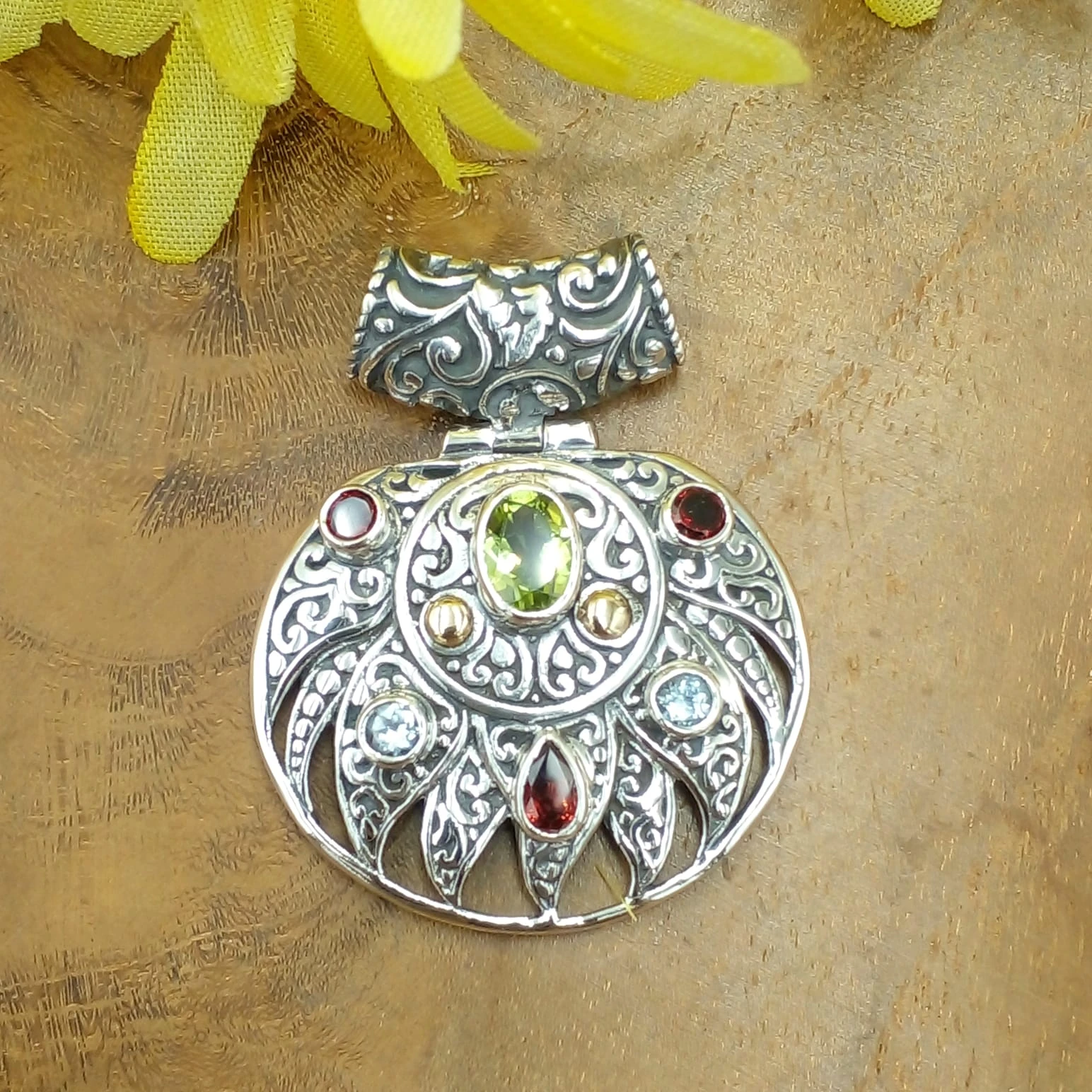 Beautiful Balinese Silver Pendant with Gems P852AB-W554