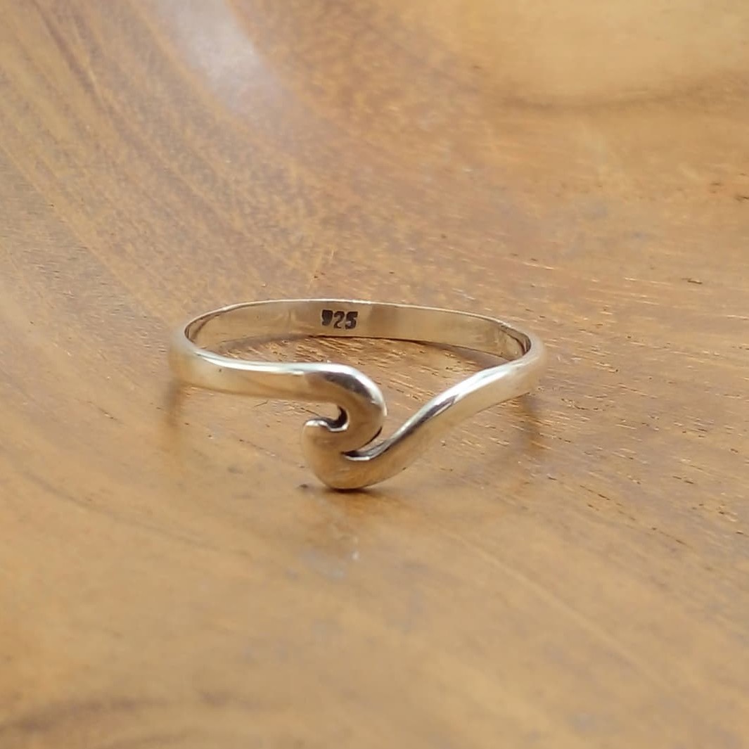 925 Sterling Silver Ring with Ocean Wave Motif R703W95 - Image 1